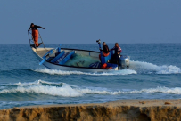 صورتي الأجمل .. صيد الأسماك داخل بحر يافا 